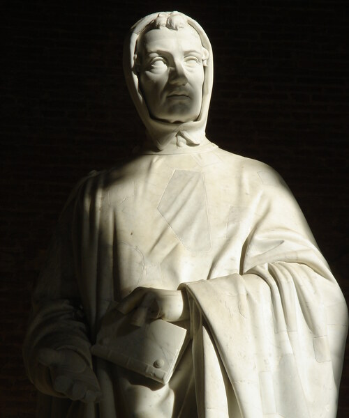 Statue of Leonardo Fibonacci (1863) by Giovanni Paganucci, Camposanto Monumentale, Pisa. CC-BY-SA via Wikimedia Commons.